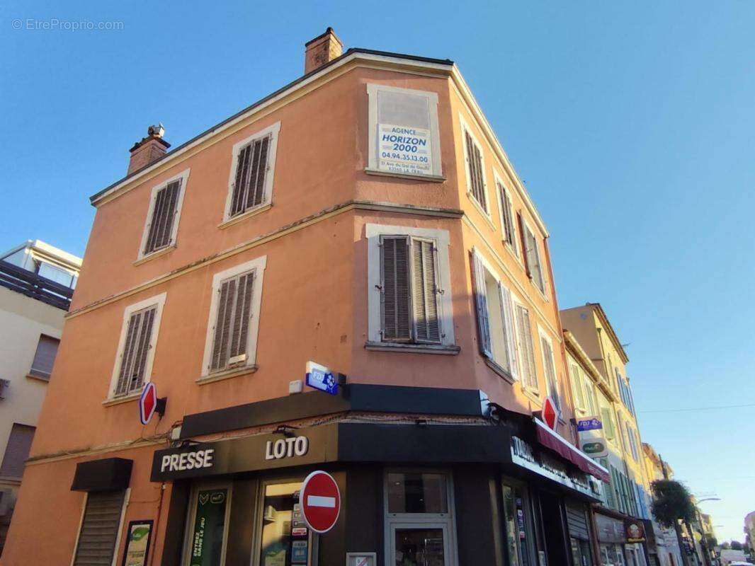 Appartement à LA CRAU