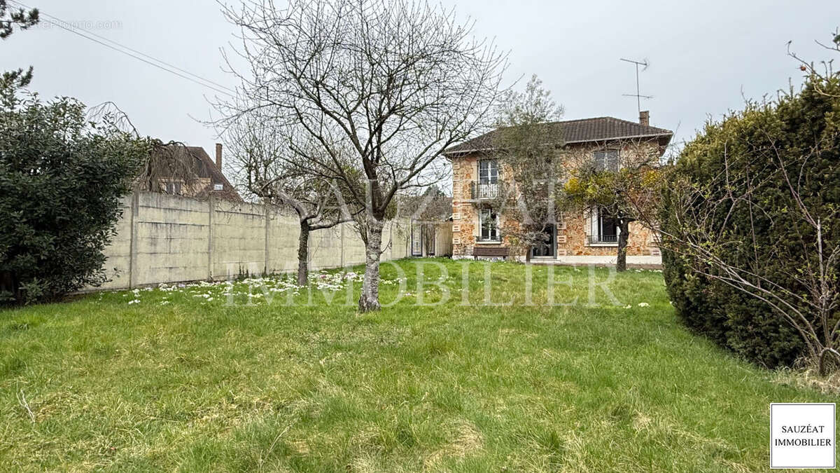 Maison à VERRIERES-LE-BUISSON