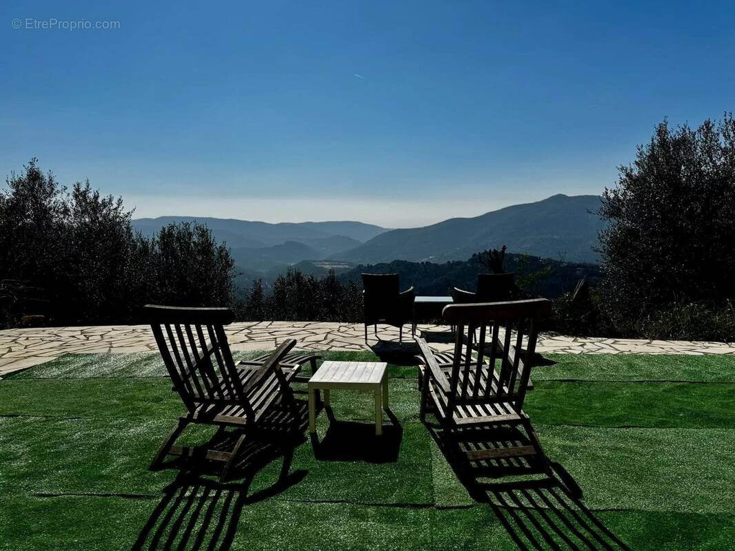 Maison à BERRE-LES-ALPES