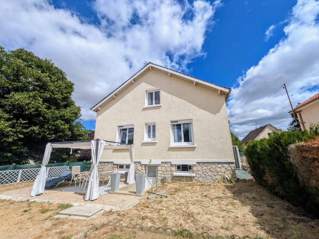 Maison à AMILLY