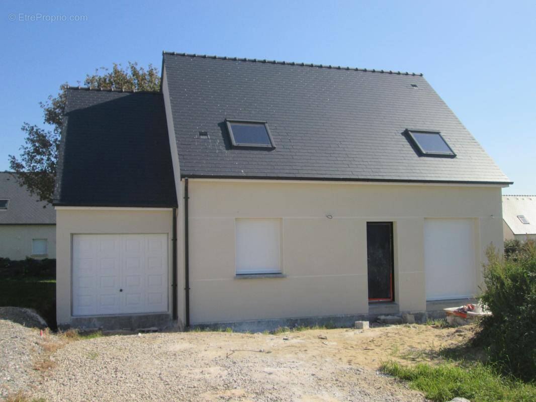 Maison à PLOUZEVEDE