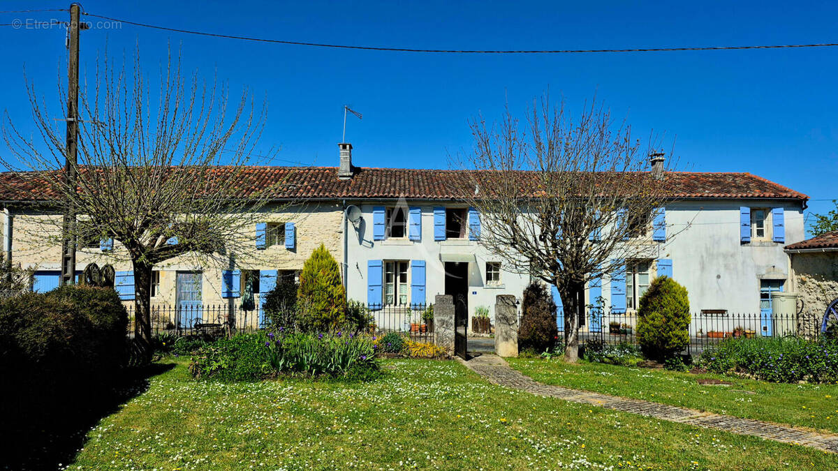 Maison à BURIE