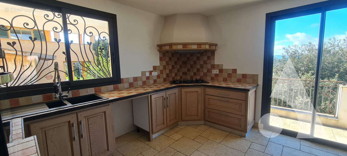 Maison à LORGUES