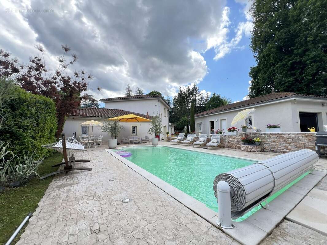 Maison à SAINT-PRIEST-EN-JAREZ