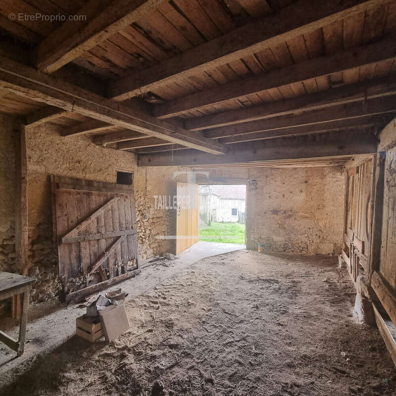 Maison à NEUVIC