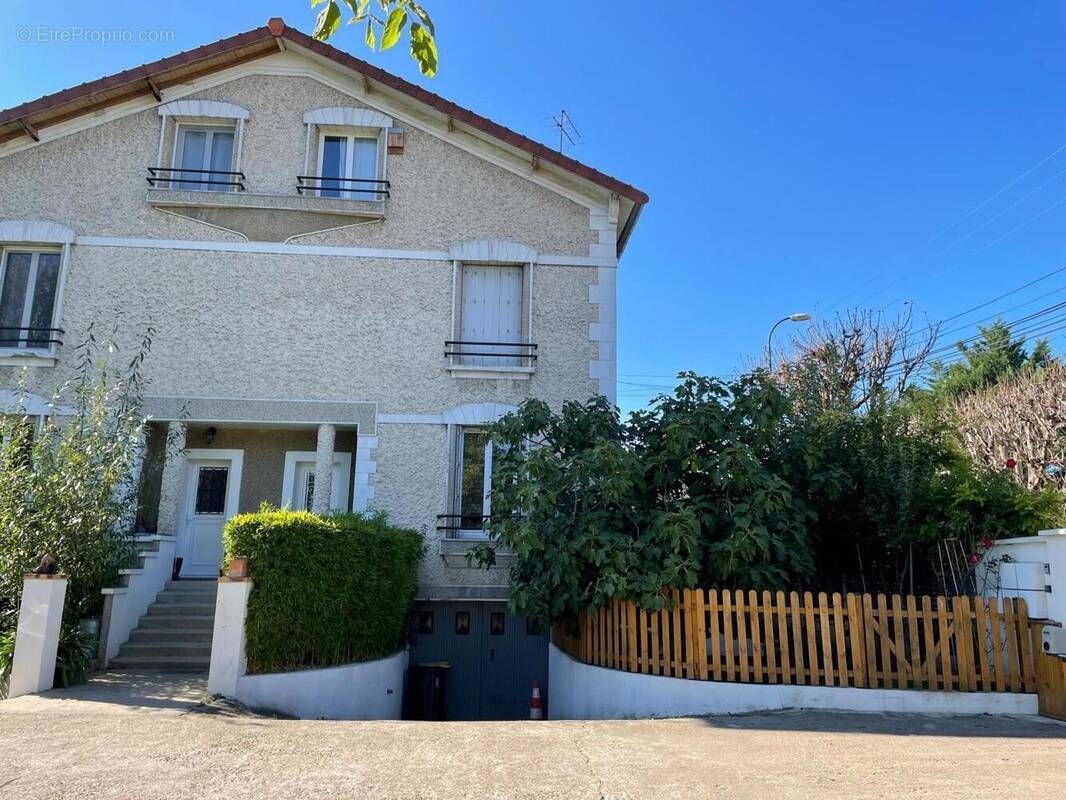 Photo 1 - Maison à SAINT-MAUR-DES-FOSSES