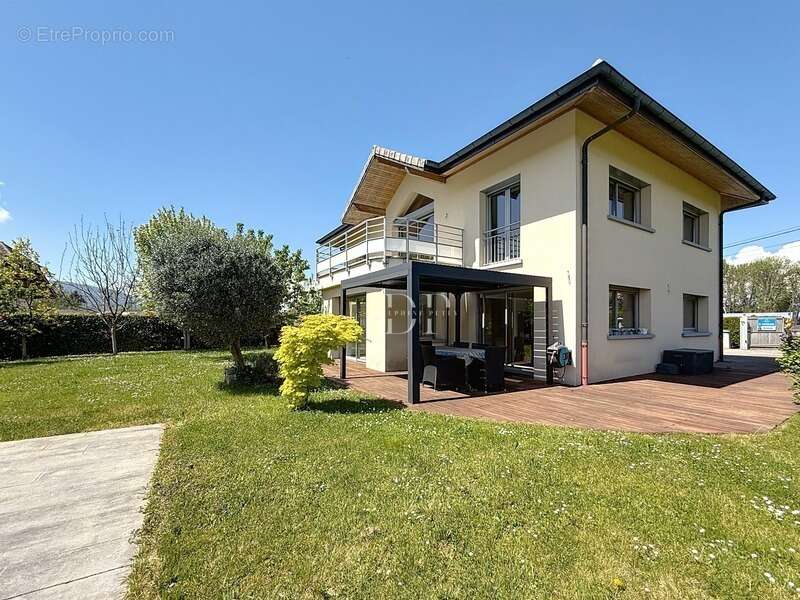 Maison à CRANVES-SALES