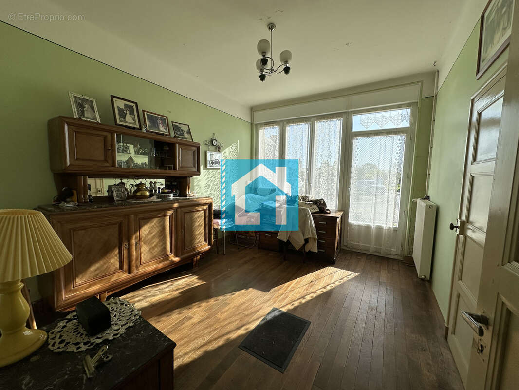 Maison à REFFUVEILLE