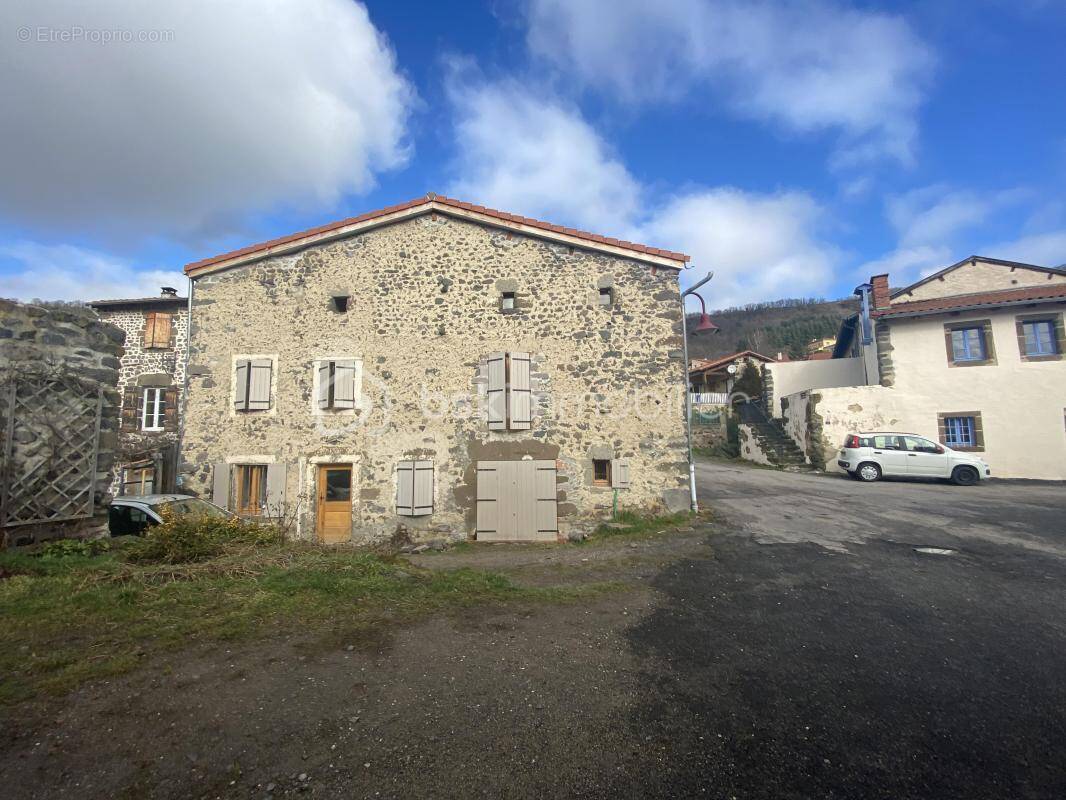 Maison à POLIGNAC