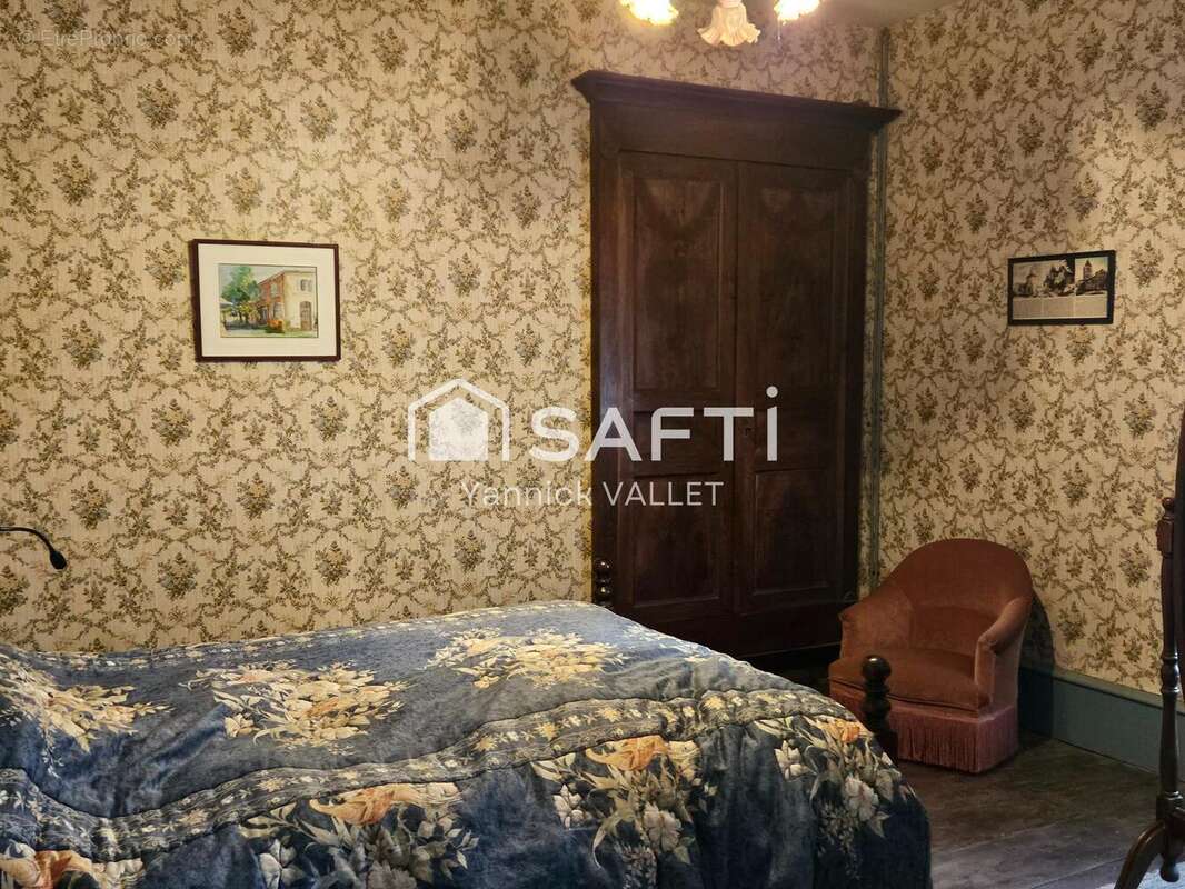 Photo 7 - Maison à JAVERLHAC-ET-LA-CHAPELLE-SAINT-ROBERT