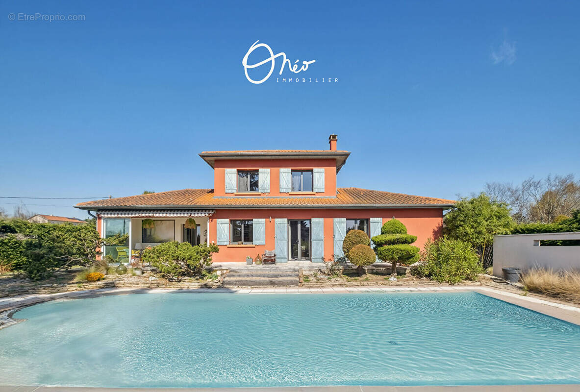 Maison à CHARBONNIERES-LES-BAINS