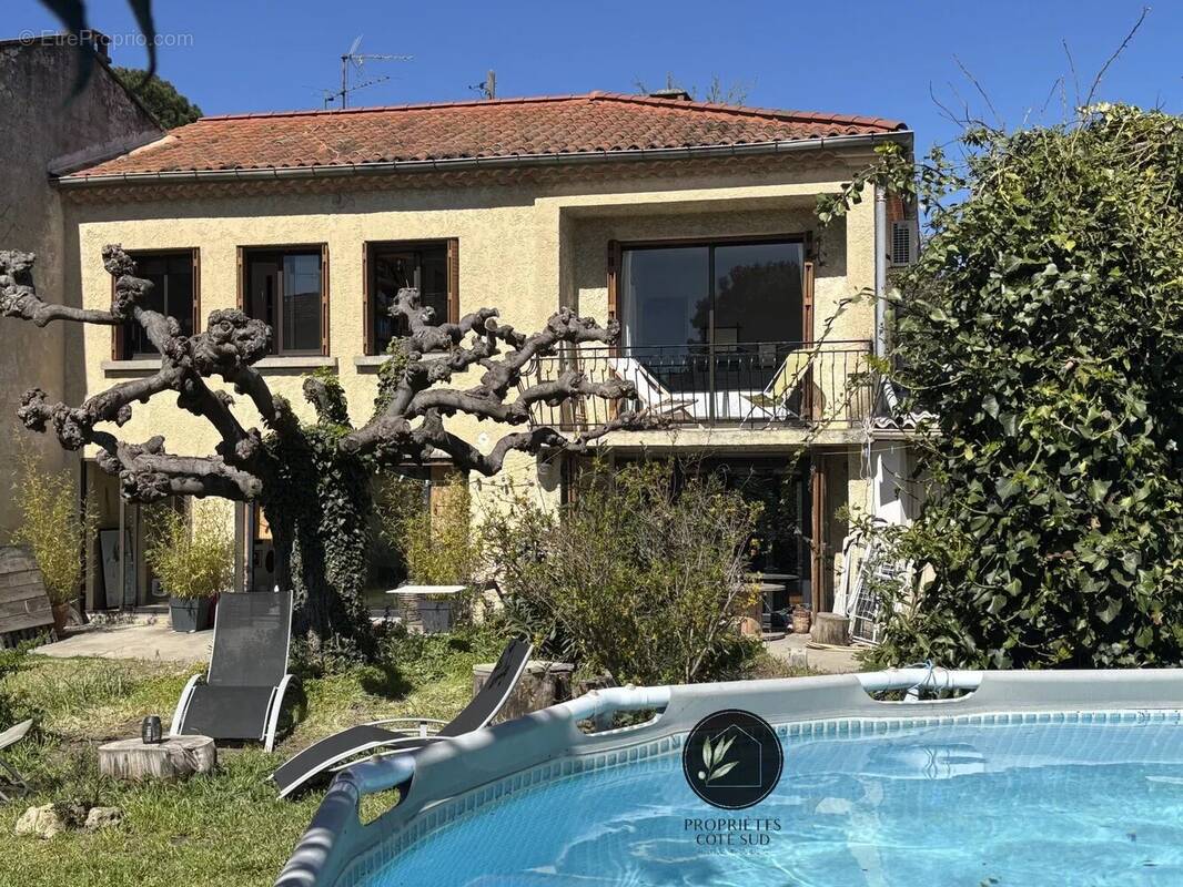 Maison à LE PONTET