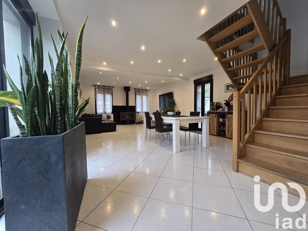 Photo 1 - Maison à NEUILLY-SOUS-CLERMONT