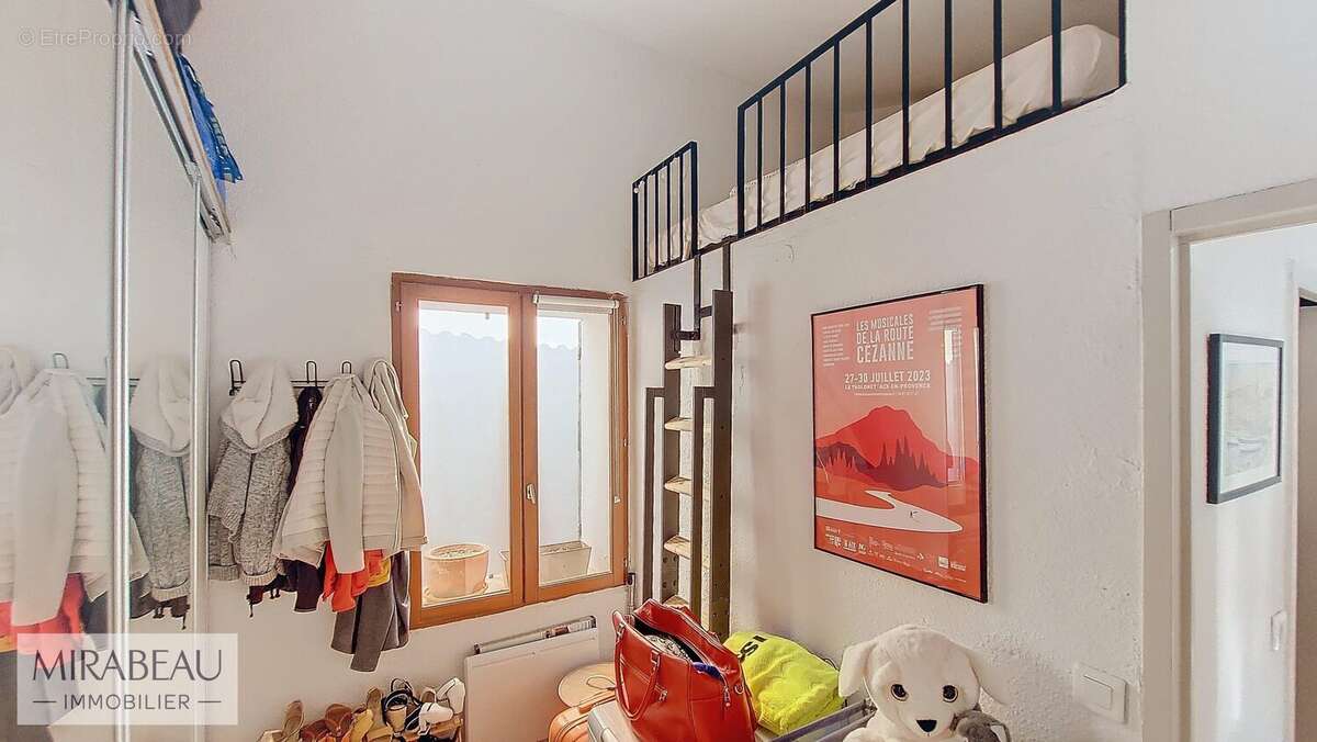 Appartement à POURRIERES