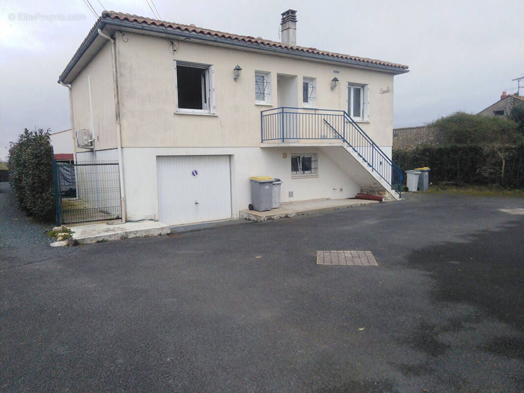 Maison à ECHILLAIS