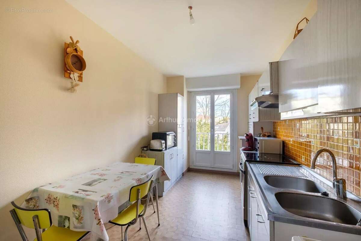 Appartement à TASSIN-LA-DEMI-LUNE