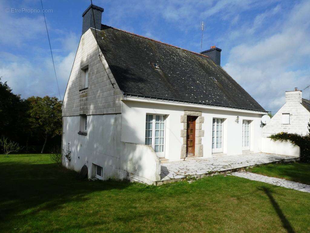 Maison à LOCMALO