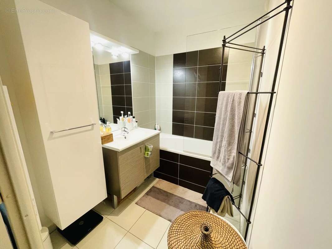 Appartement à VENELLES