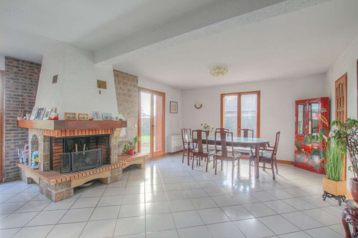 Maison à ORNEX
