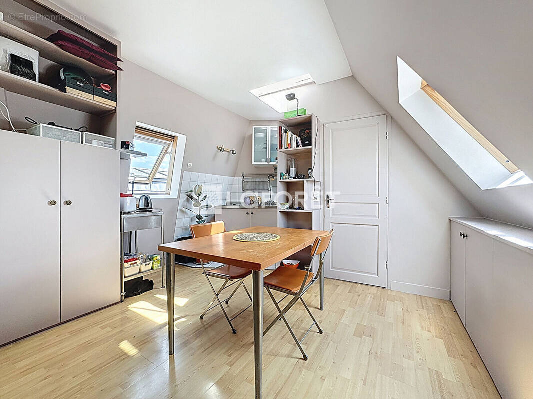 Appartement à PARIS-8E