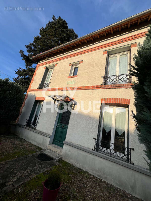 Maison à URY