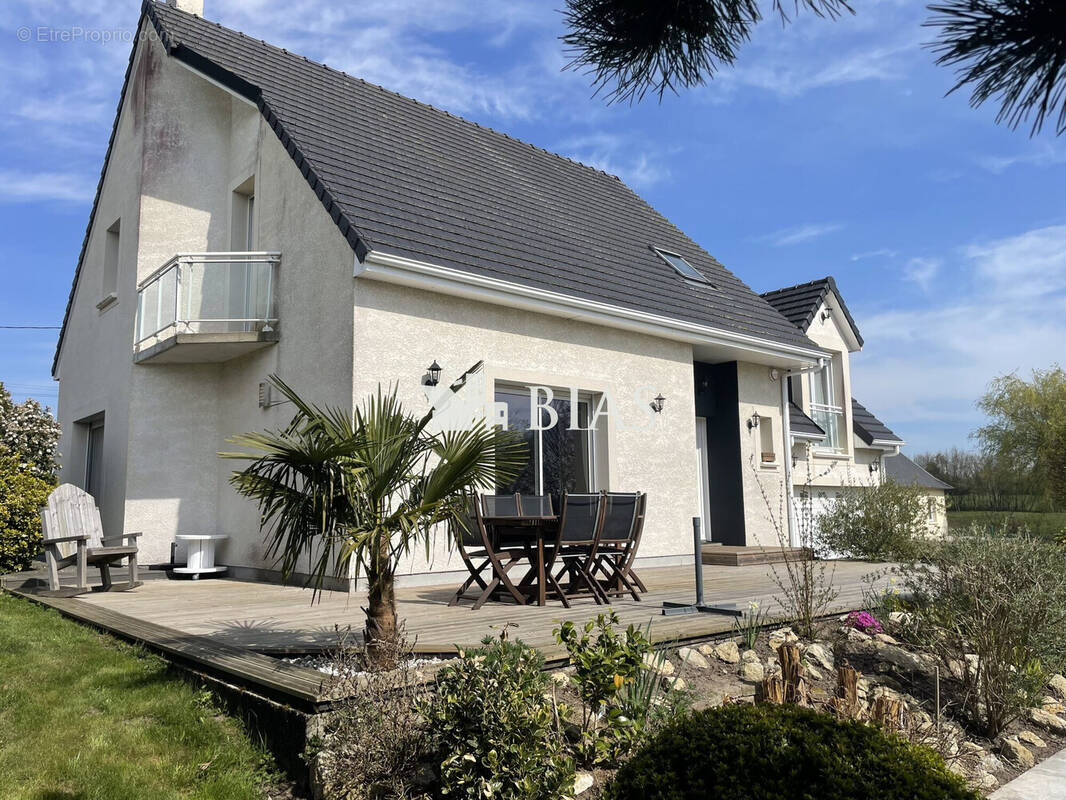 Maison à BUCHY