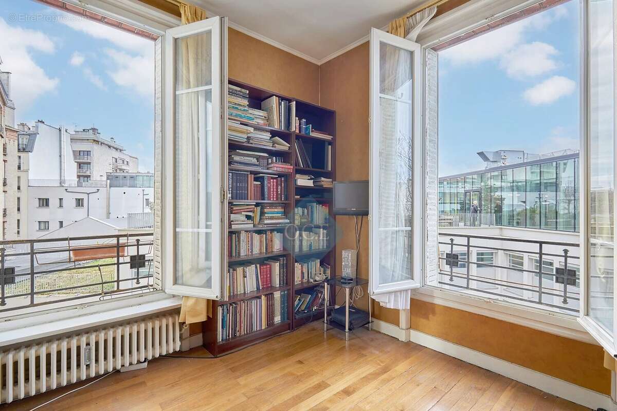 Appartement à PARIS-11E