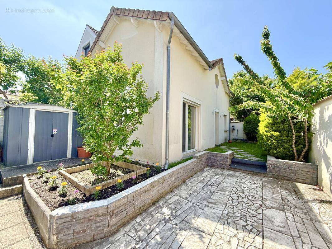 Maison à VIGNEUX-SUR-SEINE