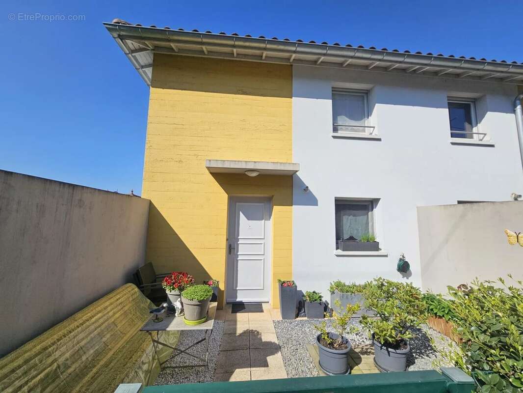 Maison à JASSANS-RIOTTIER