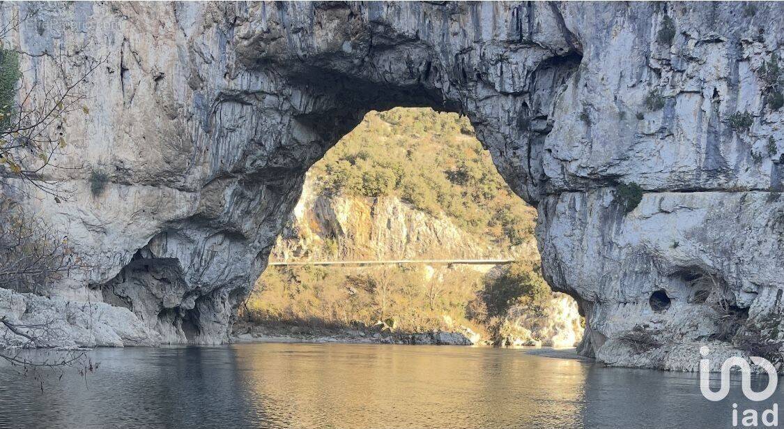 Photo 1 - Commerce à VALLON-PONT-D&#039;ARC