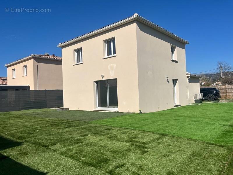 Maison à CALLIAN