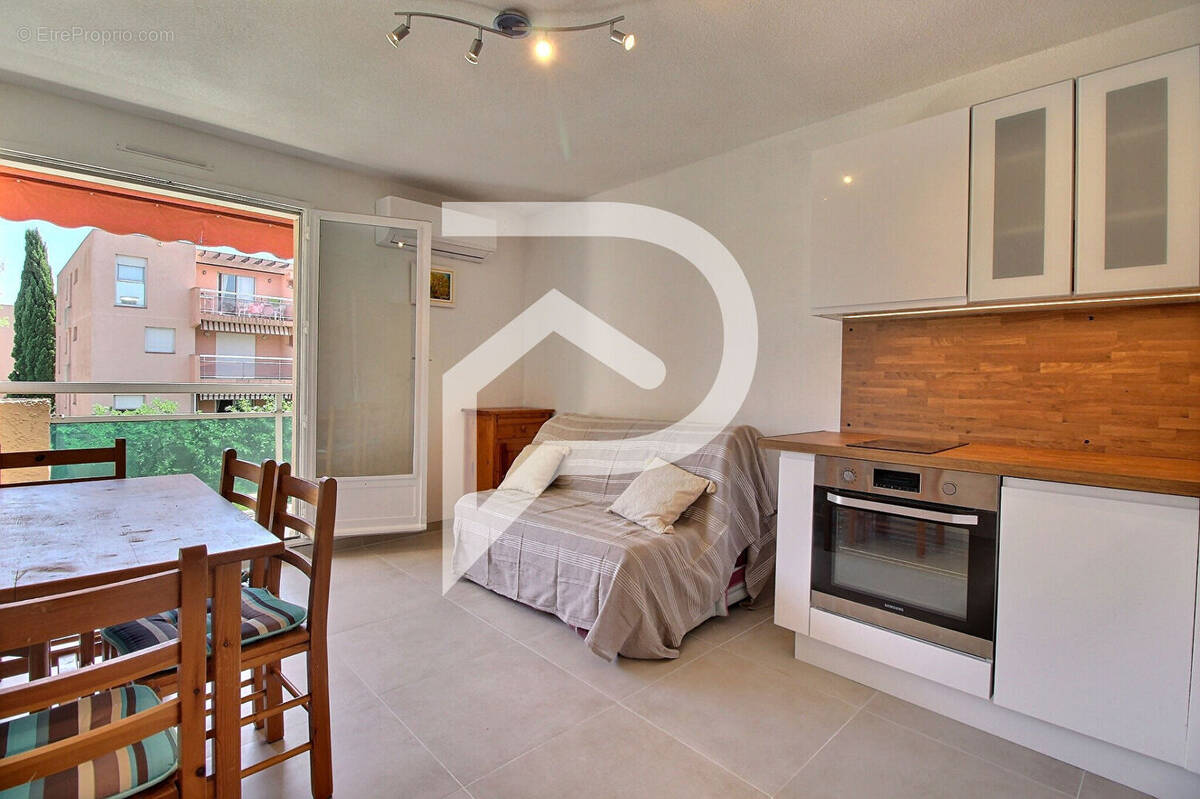 Appartement à BORMES-LES-MIMOSAS