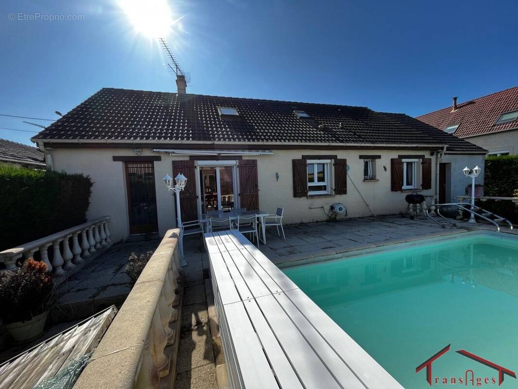 Maison à LIMOURS