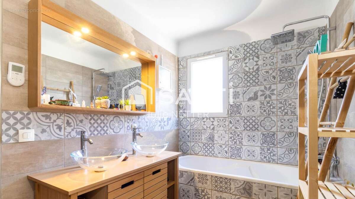 Photo 9 - Maison à ROQUEBRUNE-SUR-ARGENS