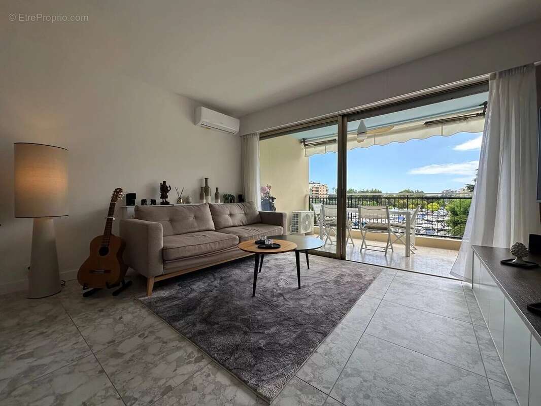 Appartement à MANDELIEU-LA-NAPOULE