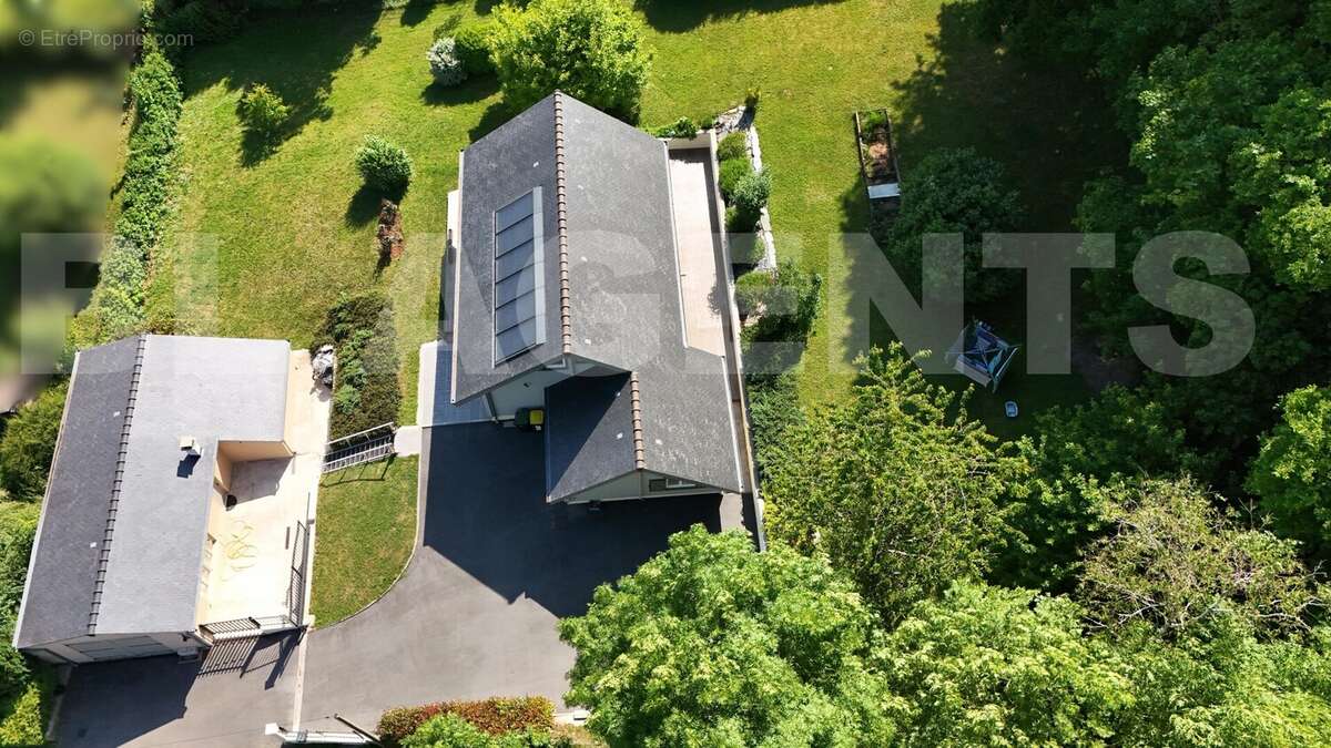 flou 3 - Maison à VRIGNE-AUX-BOIS