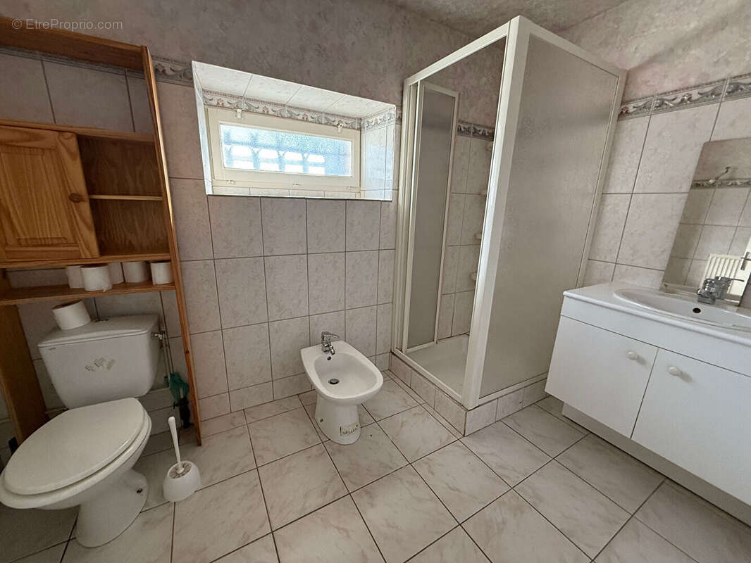 Maison à RENAISON