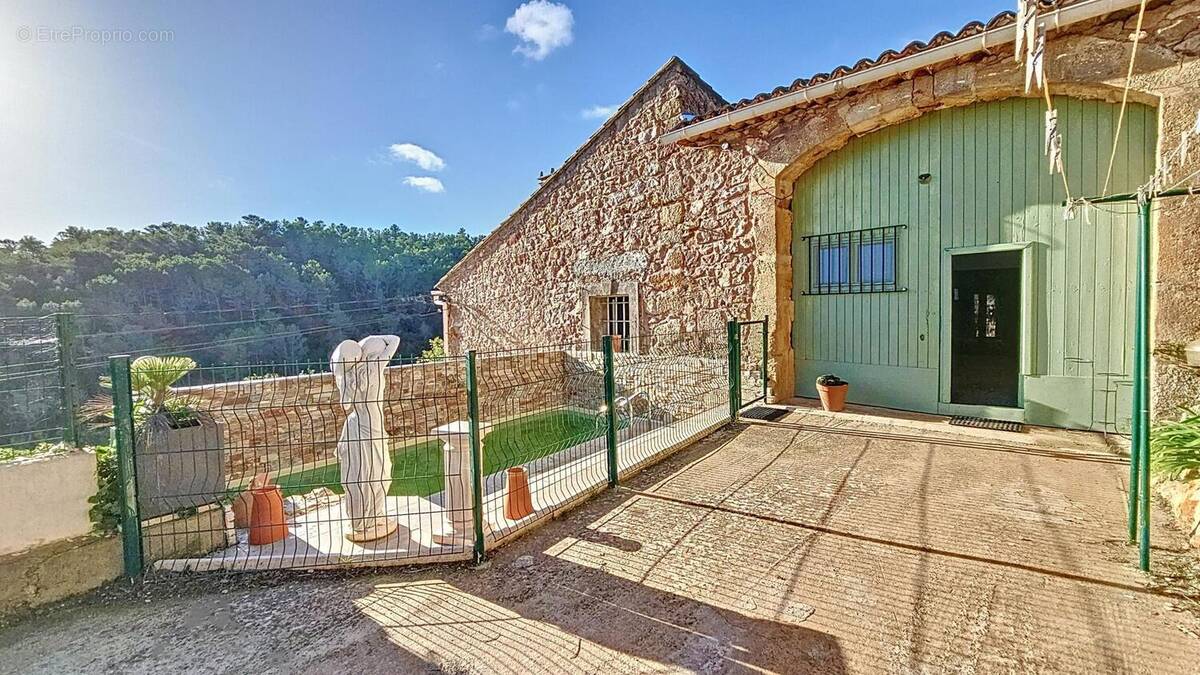 Photo 1 - Maison à SAINT-CHINIAN