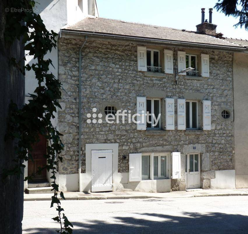 Maison à LA TRONCHE