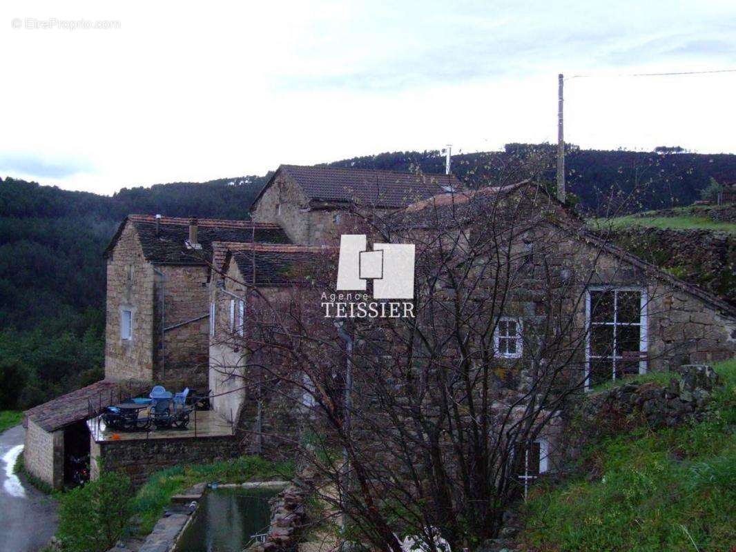 Maison à SAINT-PIERRE-SAINT-JEAN