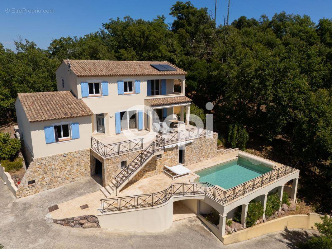 Maison à LES ADRETS-DE-L&#039;ESTEREL