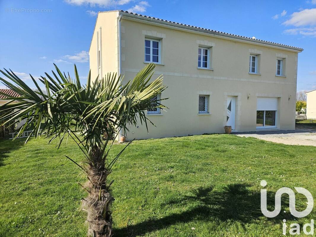 Photo 1 - Maison à COGNAC