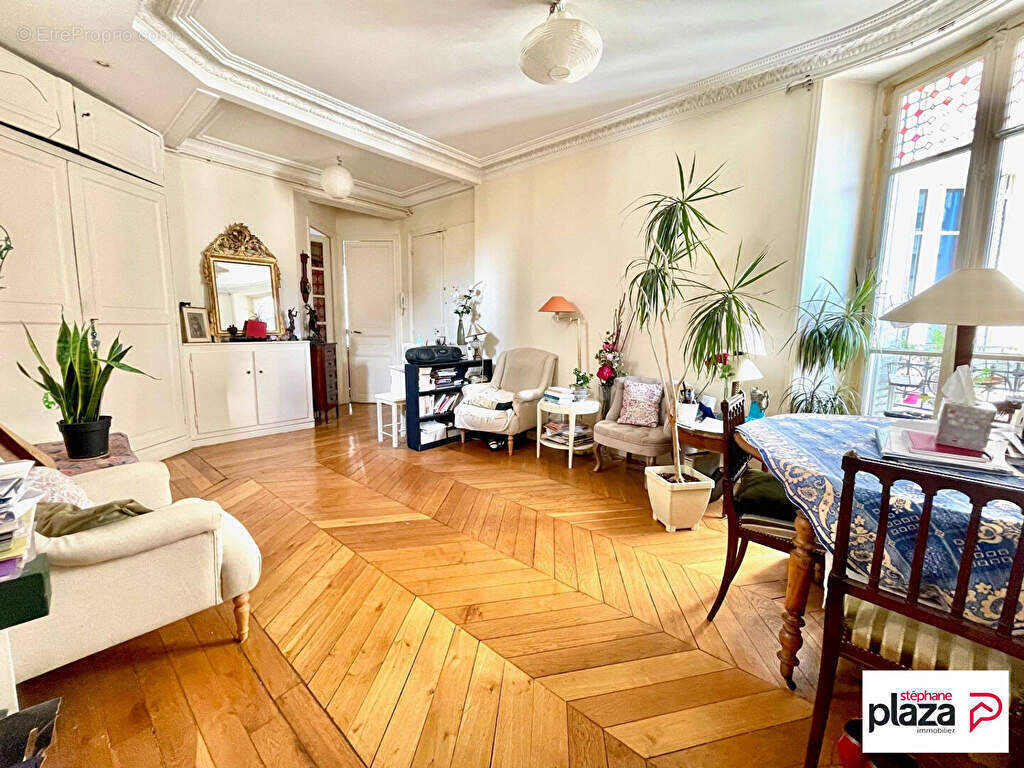 Appartement à LEVALLOIS-PERRET