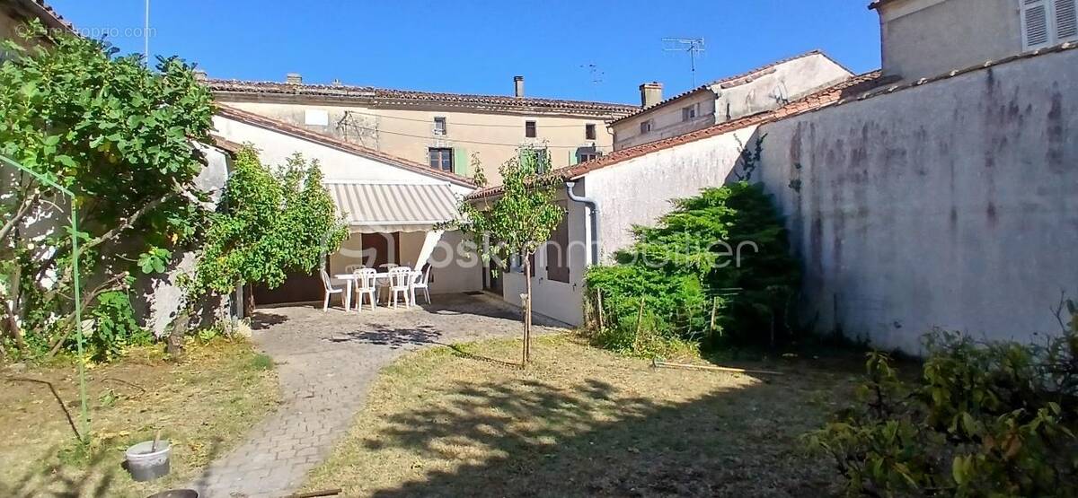 Maison à MATHA