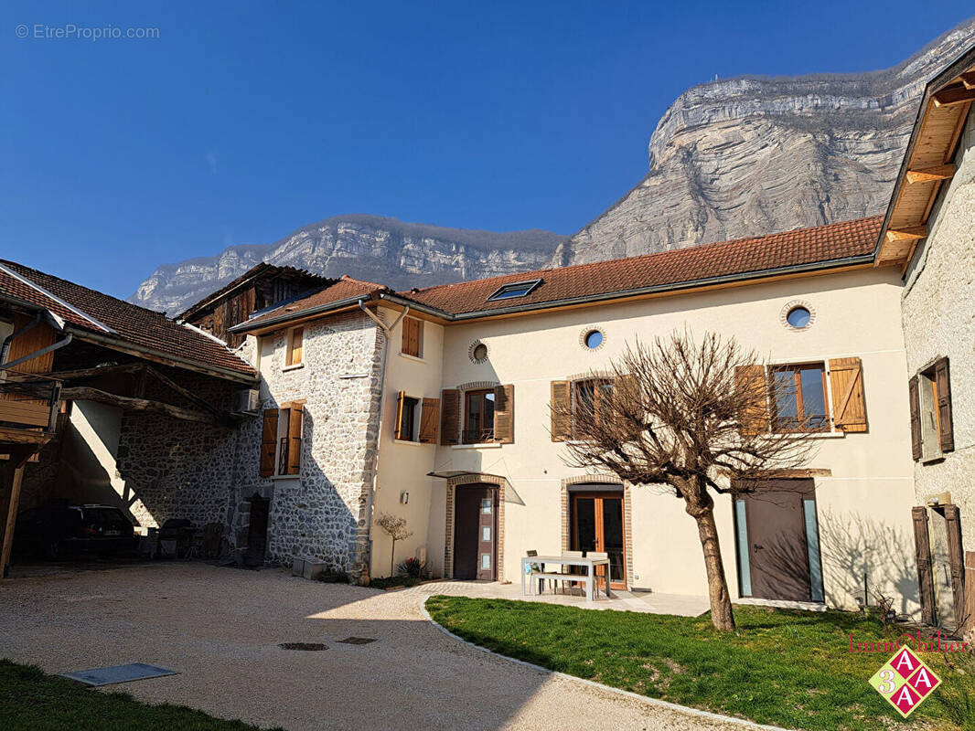 Maison à CROLLES