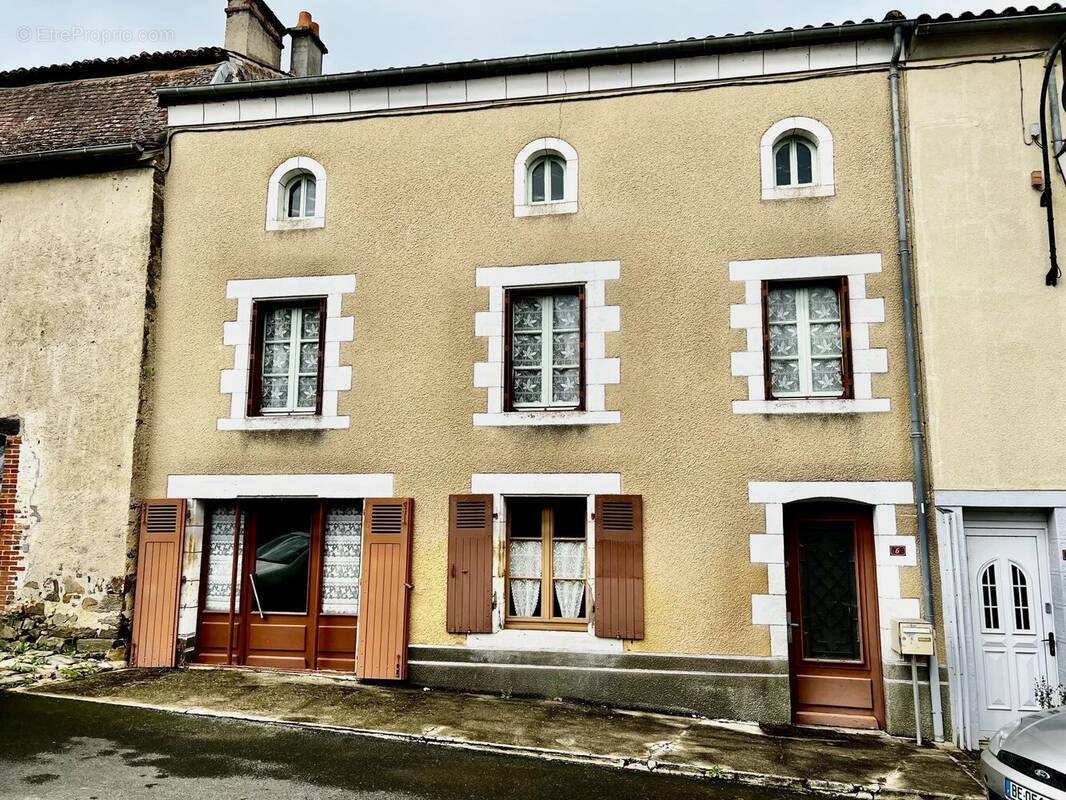 Maison à DARNAC