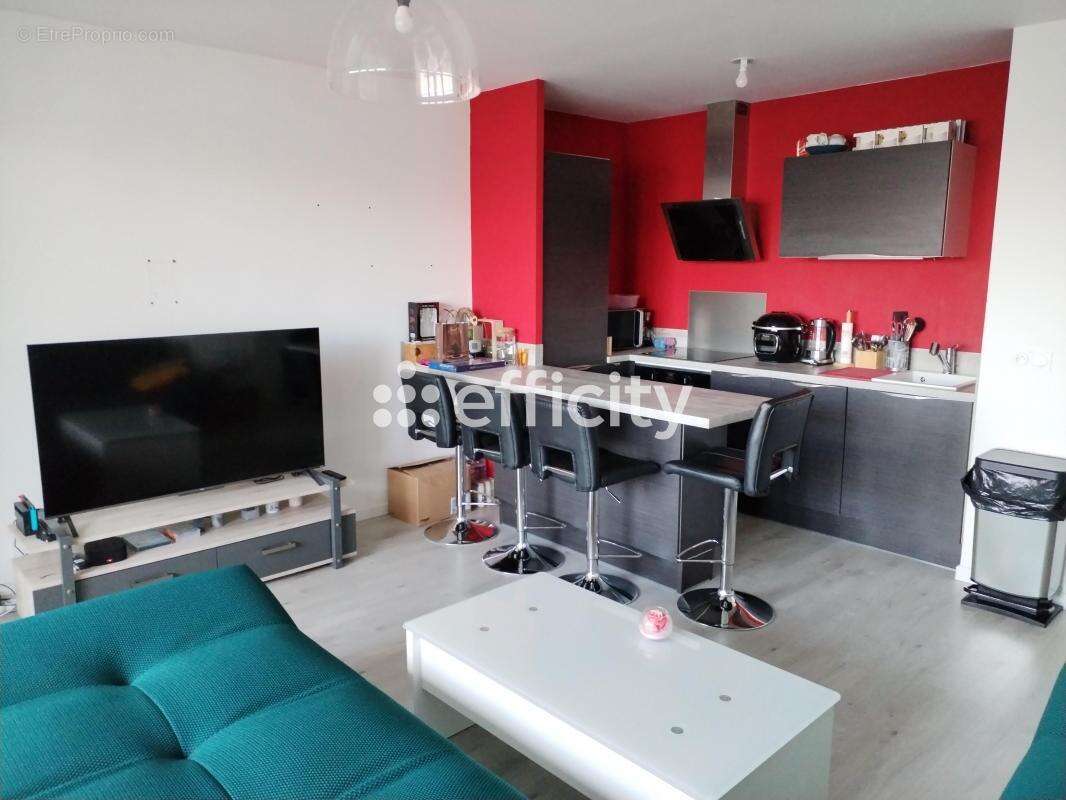 Appartement à FONTENAY-LE-FLEURY