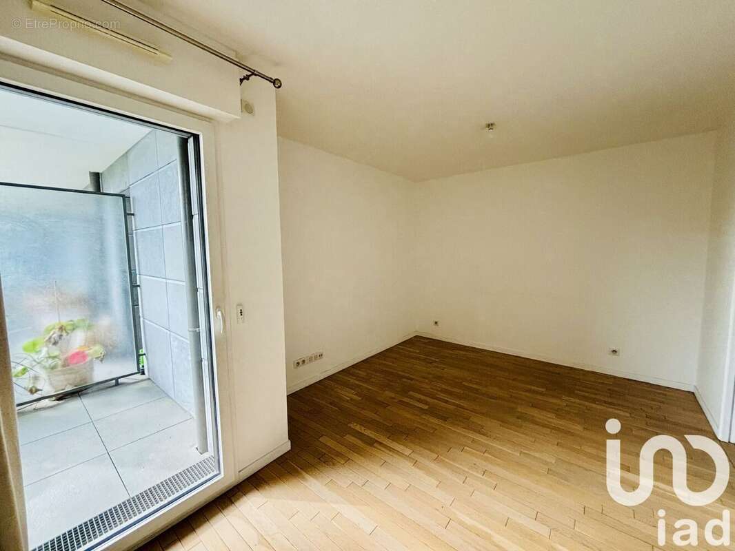 Photo 3 - Appartement à COURBEVOIE