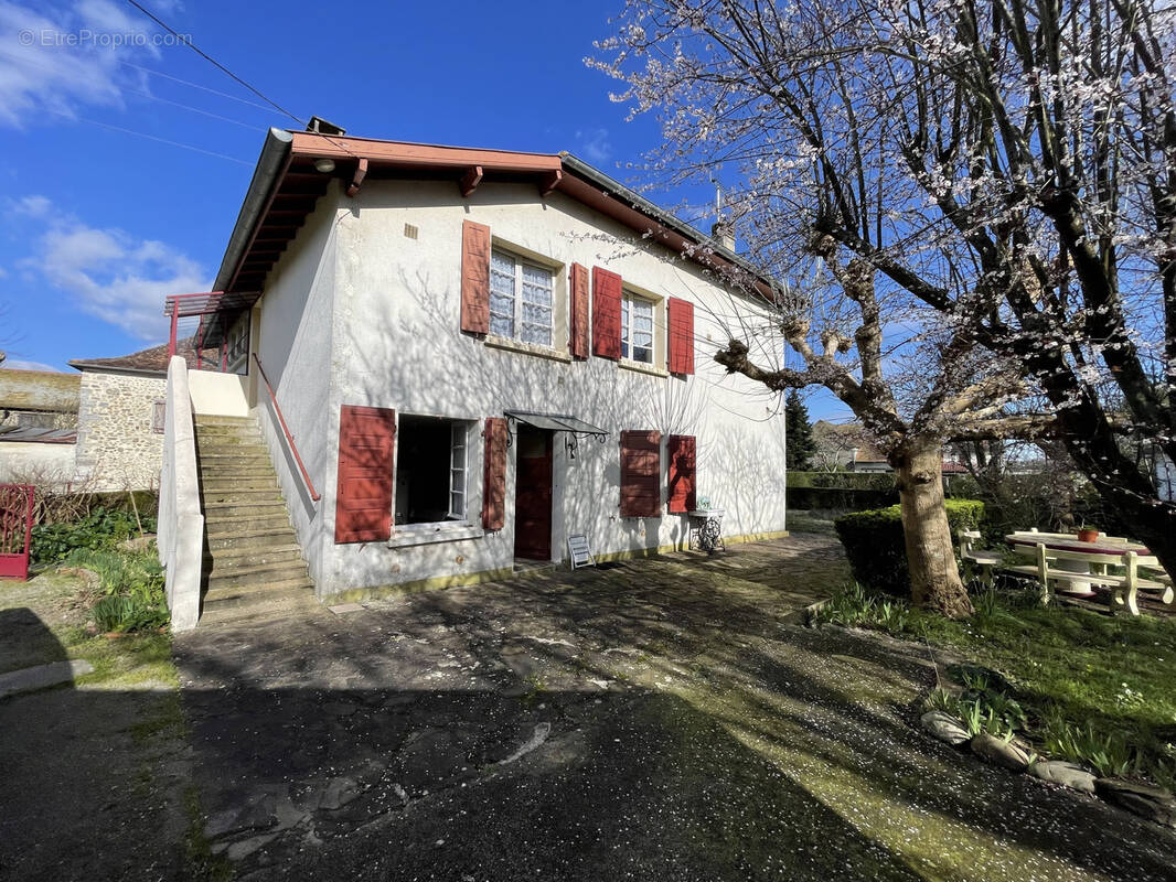 Maison à SAUVETERRE-DE-BEARN