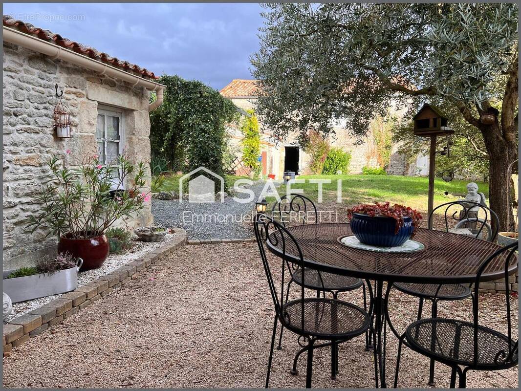 Photo 1 - Maison à TRIAIZE